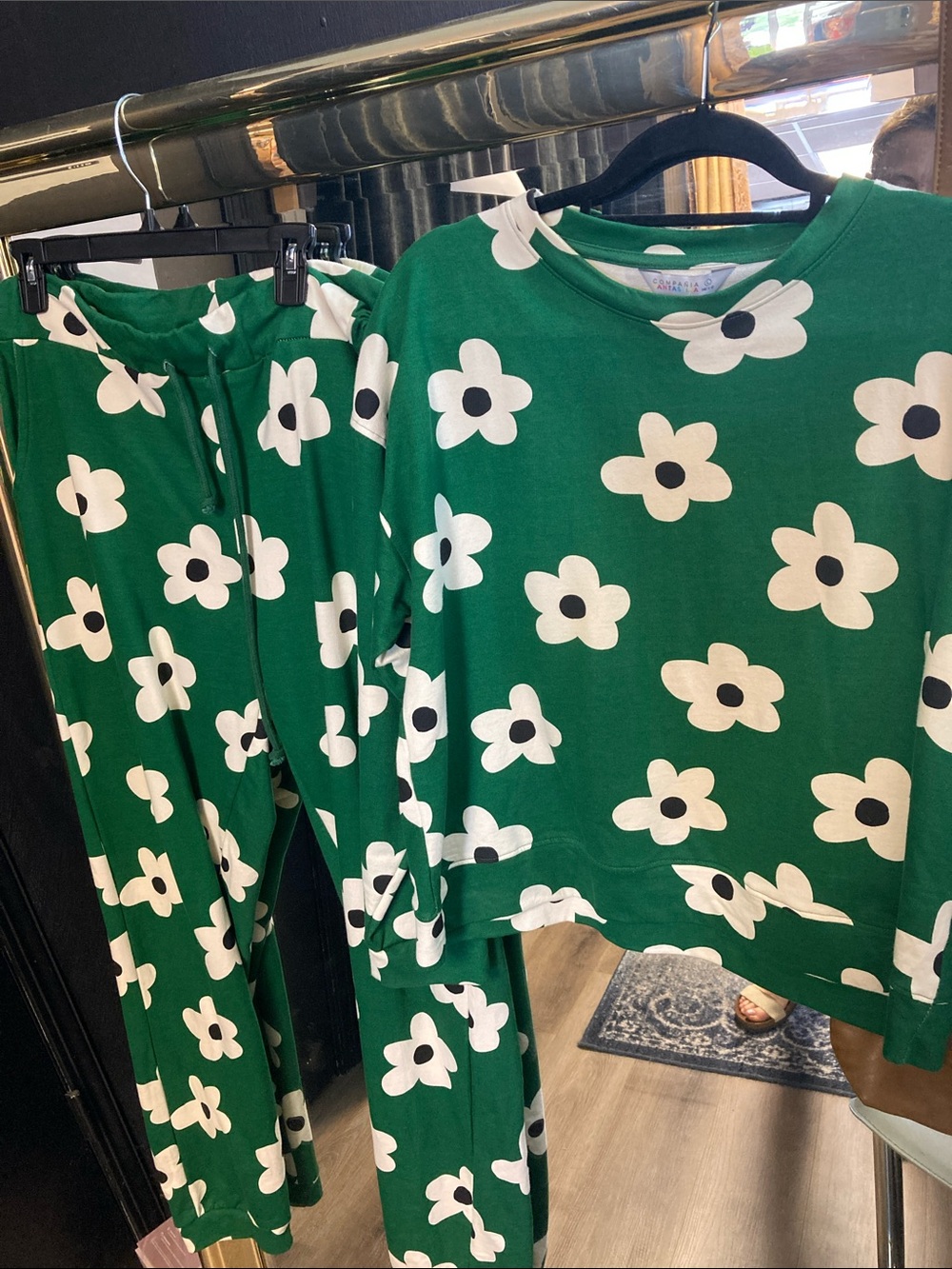 Green Floral Women’s lounge Cozy Long-Sleeve Top & Pants